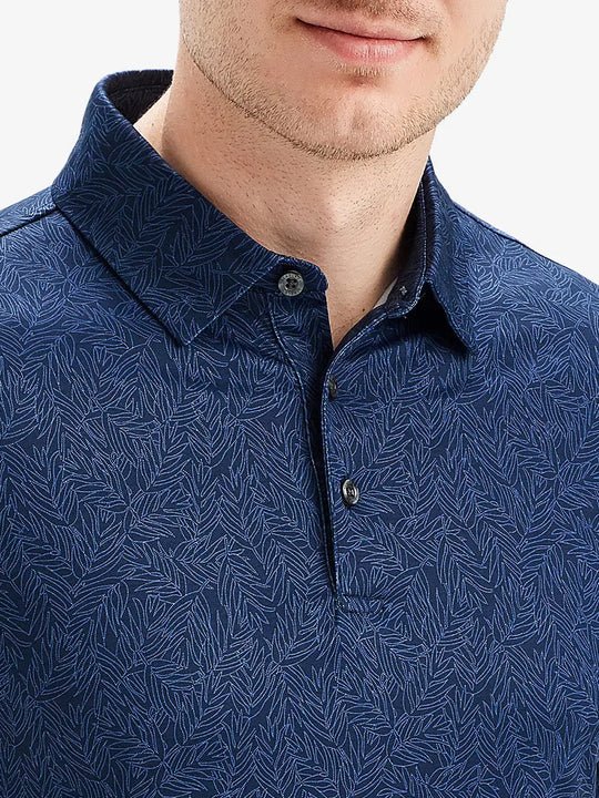 The combination of navy blue color and natural leaf pattern shows fresh and natural design for casual and sporty wear.